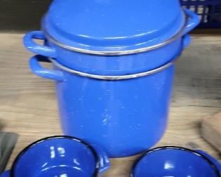 Enamel stock pot and bowls