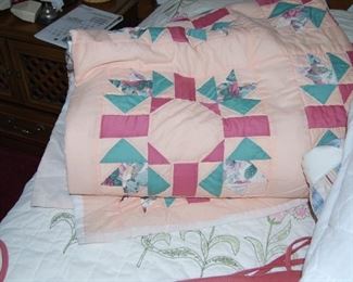 LOTS OF HANDMADE QUILTS QUEEN AND KING SIZE