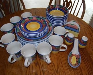 DINNERWARE