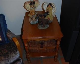 MAPLE END TABLE, DECOR