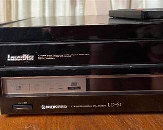 Pioneer LD-S1 Laservision Laser Disc Player	6.5x18x18in	HxWxD
