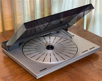 Bang & Olufsen Beogram TX2 Turntable MMC 3 Phono Cartridge B&O TX-2	3 x 16.5 x 13in	HxWxD
