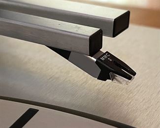 Bang & Olufsen Beogram TX2 Turntable MMC 3 Phono Cartridge B&O TX-2	3 x 16.5 x 13in	HxWxD
