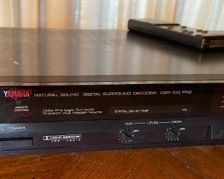 Mint Yamaha DSR-100 PRO Digital Surround Decoder DOLBY PRO LOGIC	3 x 17 x 13in	HxWxD
