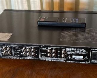 Mint Yamaha DSR-100 PRO Digital Surround Decoder DOLBY PRO LOGIC	3 x 17 x 13in	HxWxD
