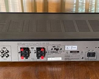 Yamaha M-35 Stereo Power Amplifier 2/4 Channel Amp	3.5 x 17 x 11in	HxWxD
