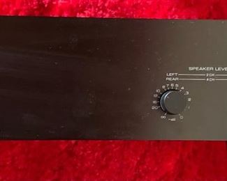 Yamaha M-35 Stereo Power Amplifier 2/4 Channel Amp	3.5 x 17 x 11in	HxWxD
