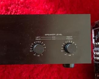 Yamaha M-35 Stereo Power Amplifier 2/4 Channel Amp	3.5 x 17 x 11in	HxWxD
