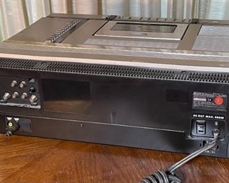Sony SL-5800 Betamax VCR Video Cassette Recorder	6.5 x 19.5 x 15in	HxWxD
