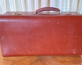 Bolex H16 Reflex 16mm Film Camera Kern-Paillard Vario-Switar 18-86mm H16 RX REX	Case:8x19x10in	HxWxD
