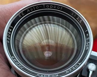 Beseler Topcon Super D 35mm SLR Camera Tokyo Kogaku R.E. Auto-Topcor 1:3.5 f2.5cm Lens 25mm f/3.5	4.25x6x4.75in	HxWxD
