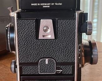 Rollei Rolleiflex SL66 Camera Body with Back & Case Medium Format SL-66	5x6x8in	HxWxD
