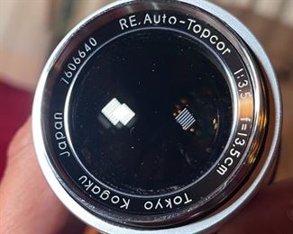 Topcon Toyo Kogaku 13.5cm 135mm f/3.5 Lend RE Auto-Topcor in case	4.75 x 4in Diameter	
