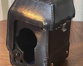 Rollei Rolleiflex SL66 Eveready Case Black Leather	4.5x4.5x7in	HxWxD
