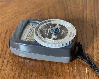 Gossen Lunasix Light Meter	1.5x3x4.5in	HxWxD
