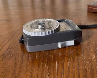Gossen Lunasix Light Meter	1.5x3x4.5in	HxWxD
