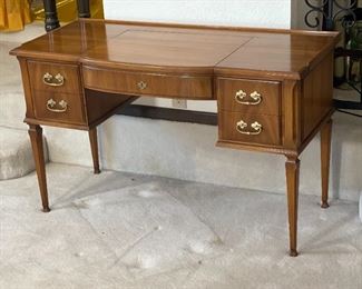 AS-IS John Widdicomb Flip-Top Vanity & 1262 Swivel Chair	29 x 47 x 21in	HxWxD
