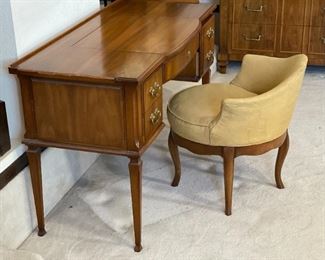 AS-IS John Widdicomb Flip-Top Vanity & 1262 Swivel Chair	29 x 47 x 21in	HxWxD
