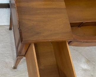 AS-IS John Widdicomb Flip-Top Vanity & 1262 Swivel Chair	29 x 47 x 21in	HxWxD
