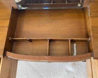 AS-IS John Widdicomb Flip-Top Vanity & 1262 Swivel Chair	29 x 47 x 21in	HxWxD
