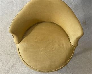 AS-IS John Widdicomb Flip-Top Vanity & 1262 Swivel Chair	29 x 47 x 21in	HxWxD
