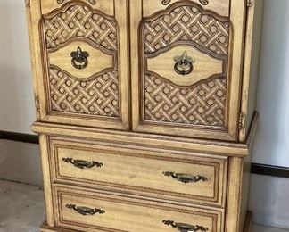 1970s Vintage Dresser	52 x 40 x 19in	HxWxD
