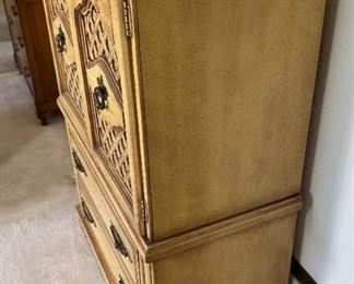 1970s Vintage Dresser	52 x 40 x 19in	HxWxD
