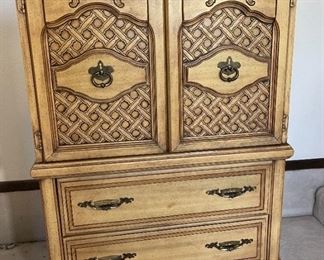 1970s Vintage Dresser	52 x 40 x 19in	HxWxD
