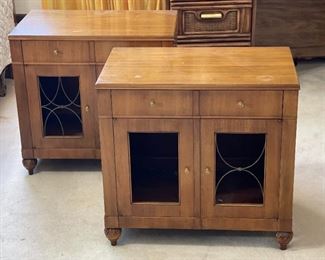 2pc 1950s John Widdicomb Nightstands	23 x 25 x 15.5in	HxWxD

