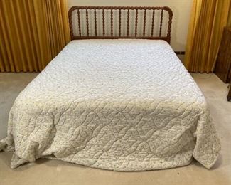 Queen Bed with Headboard	Mattress 61 x 80in  headboard 42 x 64in	HxWxD
