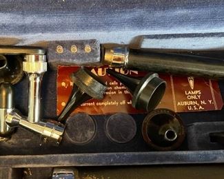 WWII Welch Allyn Co. Ophthalmoscope U.S. 3-540-800 US Military	2.5x8.5x9.5in	HxWxD

