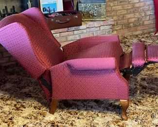 La-Z-Boy Classic Kimberly High Leg Recliner	41x29x36in	HxWxD
