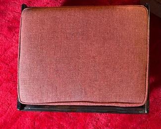 Ottoman	16.5 x 24 x 20	HxWxD
