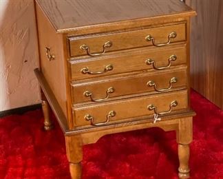 Oak Snack Tray Cabinet Collapsible TV trays Tables	24 x 17.5 x 24in	HxWxD
