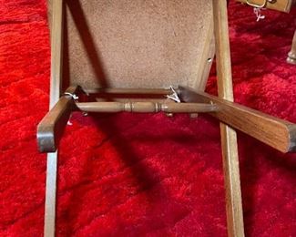 Oak Snack Tray Cabinet Collapsible TV trays Tables	24 x 17.5 x 24in	HxWxD
