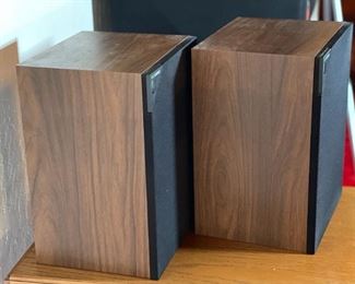 KEF C Series C20 Bookshelf Speakers Pair #2	13.5 x 9.75 x 8.5in	HxWxD
