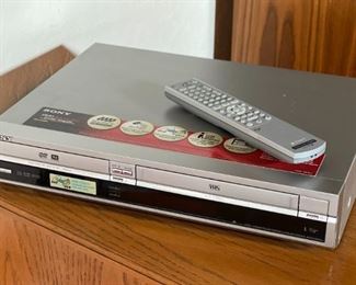 Sony VCR DVD Combo Player/Recorder RDR-VX500 w/Remote	3.5 x 17 x 12.5in	HxWxD
