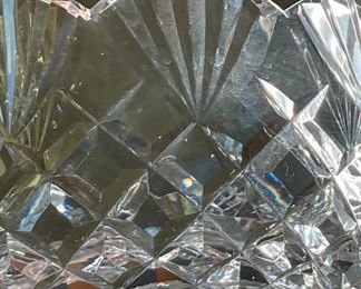 Waterford Crystal Oval Bowl Criss Cross & Fan Pattern Giftware Collection	3.25 x 10.75 x 7.5in	HxWxD

