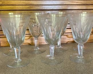 7pc Cut Glass Flare Wine Glasses	5.75 x 3.5in diameter	
