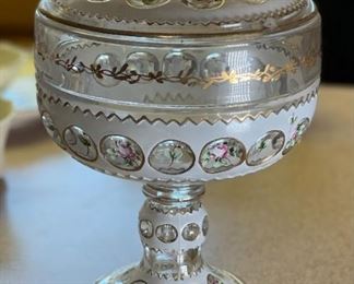 Hand Painted Tiffin Glass Kings Crown Wedding Bowl	11 x 7in diameter	
