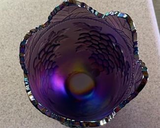 Northwood Carnival Glass Purple Grape & Cable Vase	8x5in diameter	
