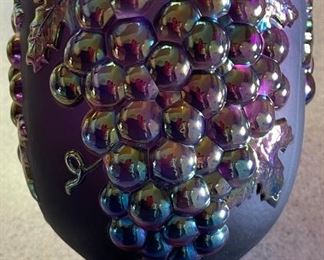 Northwood Carnival Glass Purple Grape & Cable Vase	8x5in diameter	
