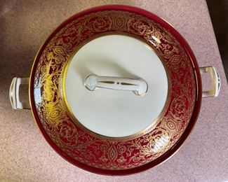 87 pc Royal Worcester Embassy Ruby Fine Bone China RED	87 piece	
