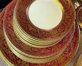 87 pc Royal Worcester Embassy Ruby Fine Bone China RED	87 piece	
