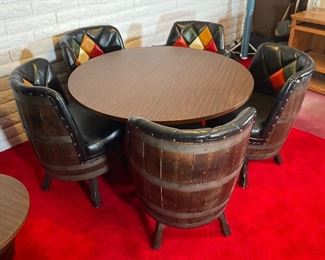 6pc 1970s Kentucky Bourbon Barrel Chairs & Game Table Oak Keg Furniture	Table: 28in x 48in diameter	
