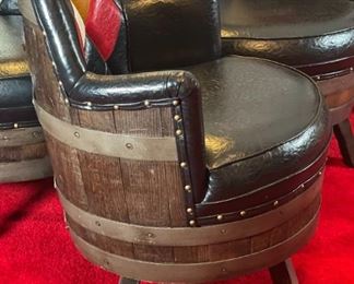 6pc 1970s Kentucky Bourbon Barrel Chairs & Game Table Oak Keg Furniture	Table: 28in x 48in diameter	

