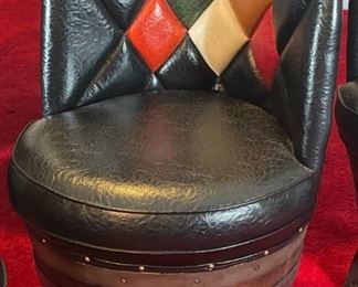 6pc 1970s Kentucky Bourbon Barrel Chairs & Game Table Oak Keg Furniture	Table: 28in x 48in diameter	
