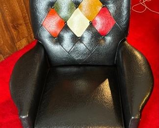 1970s Kentucky Bourbon Barrel Chair Recliner	38 x 34 x 31in	HxWxD
