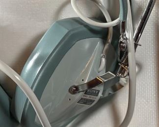 Sony DR-3A Vintage Headphones in Box	3x9.75x11.5in	HxWxD
