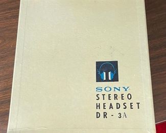 Sony DR-3A Vintage Headphones in Box	3x9.75x11.5in	HxWxD
